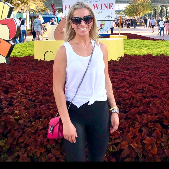 Meet your Posher, Melanie - Picture 3 of 3